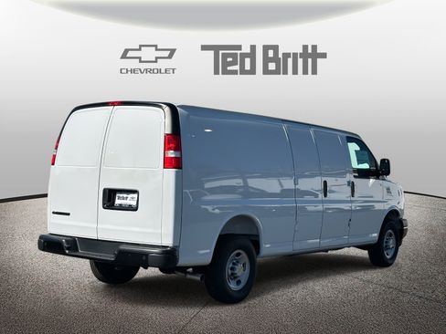 New 2025 Chevrolet Express 2500 Work Van w/ Safety Package image 6