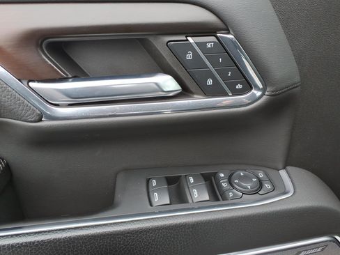 Used 2024 GMC Sierra 3500 Denali image 12