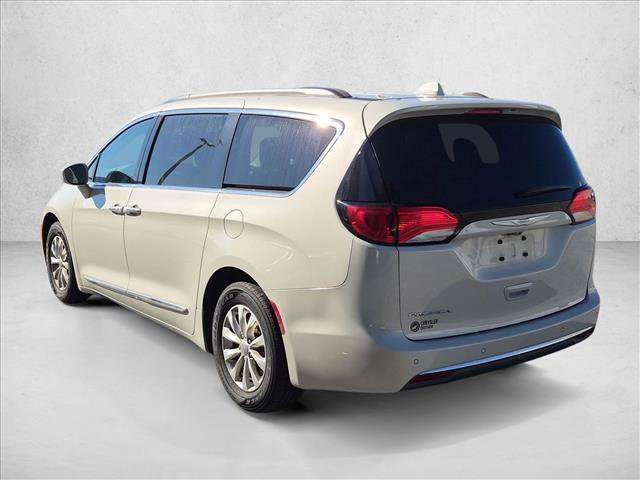 Used 2017 Chrysler Pacifica Touring-L FWD image 8