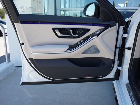 New 2025 Mercedes-Benz S 580 4MATIC Sedan image 18