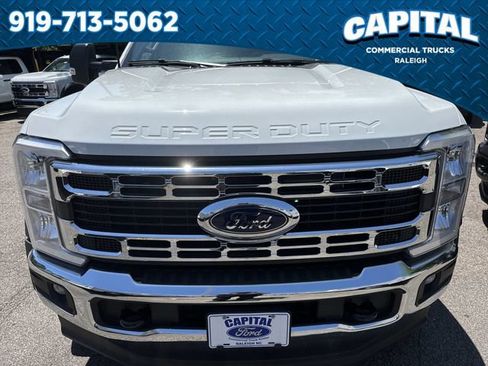 New 2025 Ford F450 XL w/ XL Chrome Package RWD image 10