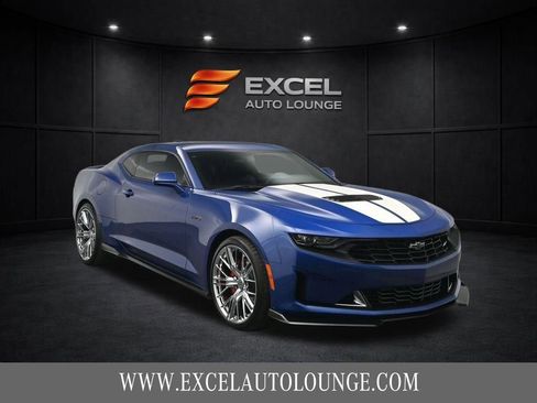 Used 2022 Chevrolet Camaro LT w/ RS Package image 8