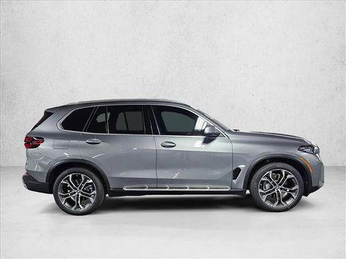 Used 2026 BMW X5 xDrive40i w/ Climate Comfort Package AWD/4WD image 4