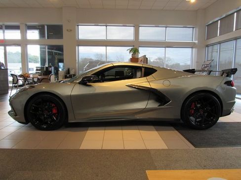 Used 2022 Chevrolet Corvette Stingray Preferred Cpe w/ 2LT image 2