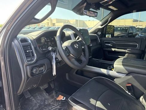 Used 2025 RAM 2500 Laramie AWD/4WD image 9