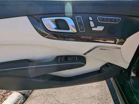 Used 2014 Mercedes-Benz SL 550 image 15