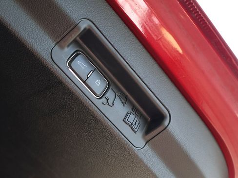 Used 2024 Ford Explorer Limited image 54