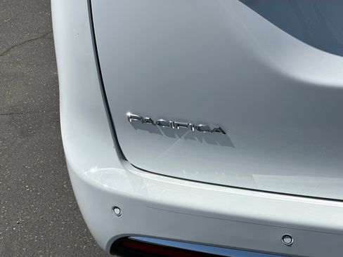 New 2026 Chrysler Pacifica Select image 27