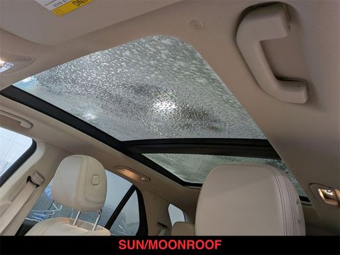 Certified 2024 Mercedes-Benz GLE 450 4MATIC image 2