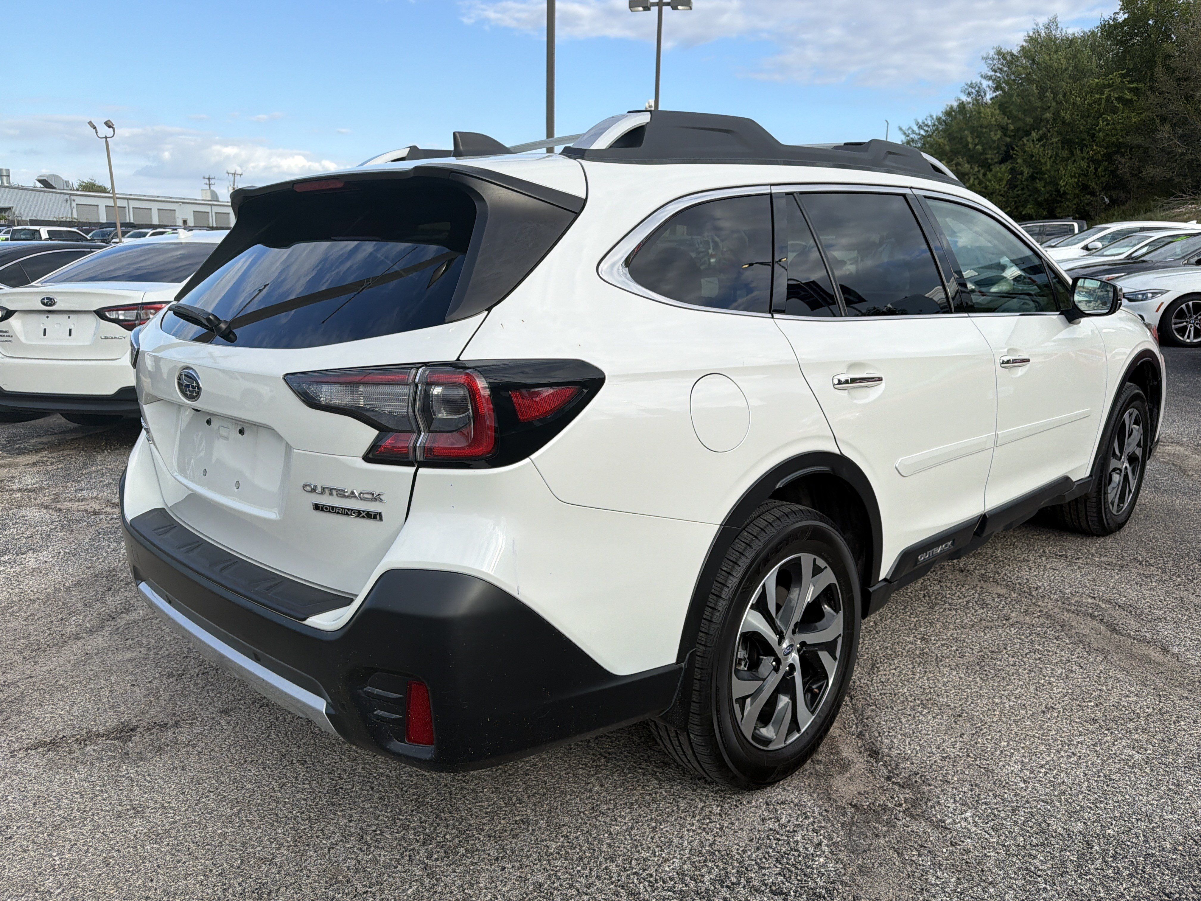Used 2021 Subaru Outback Touring XT AWD/4WD image 3