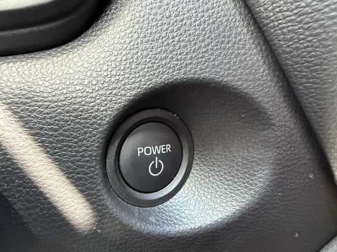 Used 2025 Toyota Corolla Cross AWD Hybrid image 27