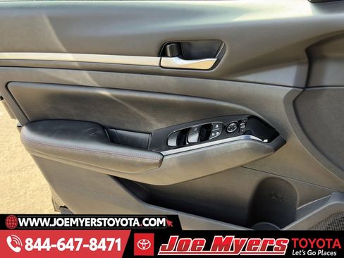 Used 2025 Nissan Altima 2.5 SR image 26