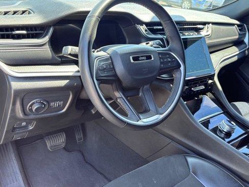 Used 2023 Jeep Grand Cherokee L Laredo AWD/4WD image 7