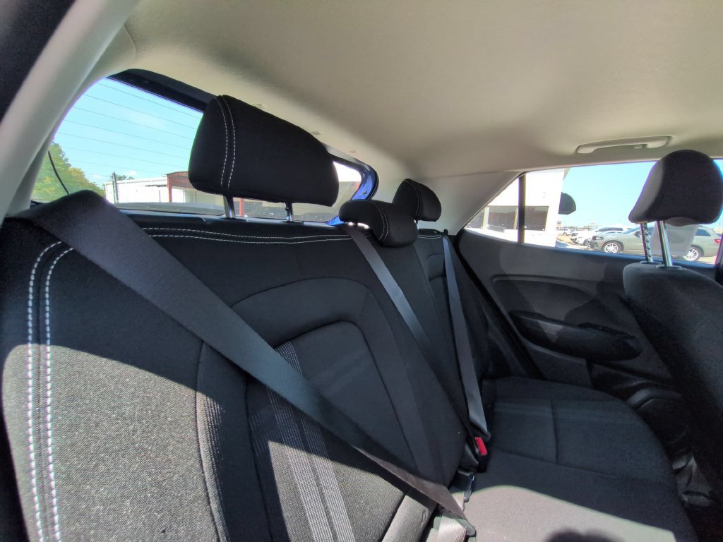 Used 2026 Hyundai Venue SEL FWD image 29