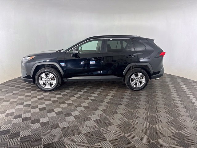 Used 2025 Toyota RAV4 XLE AWD/4WD image 10