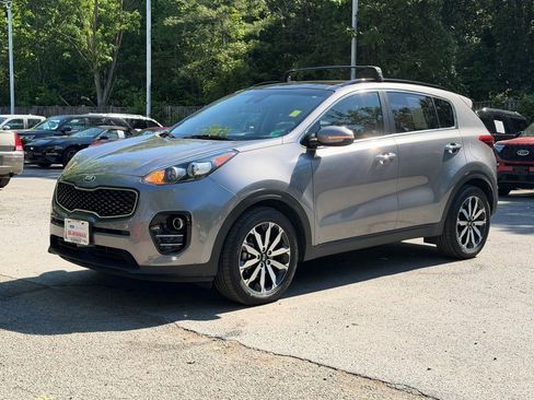 Used 2018 Kia Sportage EX w/ EX Technology Package FWD image 3