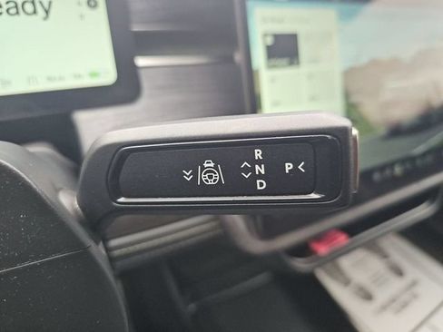 Used 2023 Rivian R1S Adventure AWD/4WD image 33