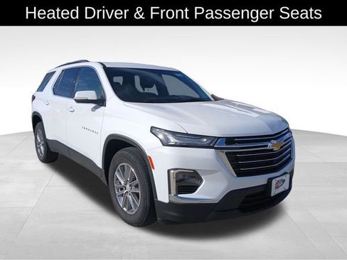 Certified 2023 Chevrolet Traverse LT w/ Rear Camera Mirror Package image 8