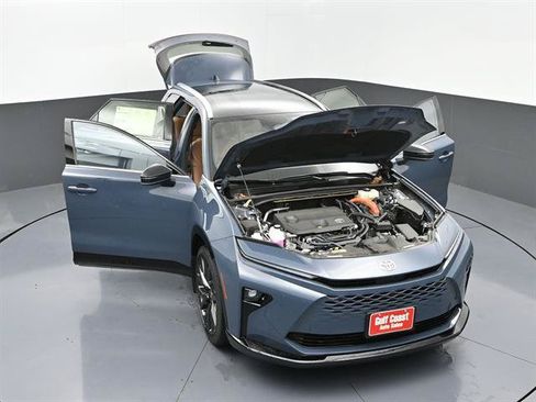 Used 2025 Toyota Crown Signia w/ Advanced Technology Package AWD/4WD image 40