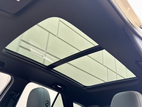 Used 2025 Honda Prologue Touring image 11