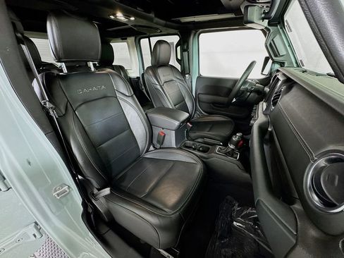 Used 2023 Jeep Wrangler Unlimited Sahara w/ Cold Weather Group image 29