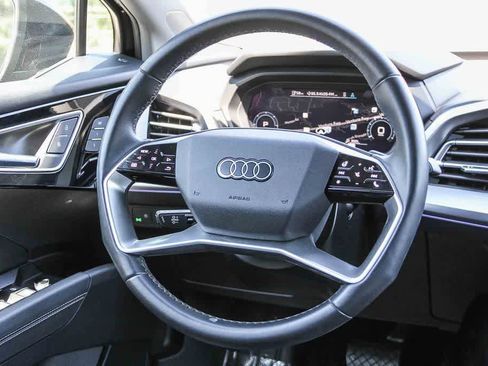 Used 2023 Audi Q4 e-tron Premium Plus w/ Premium Plus image 16