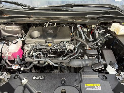 Certified 2024 Toyota Sienna XLE image 49