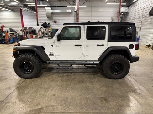 Used 2022 Jeep Wrangler Unlimited Sport image 45
