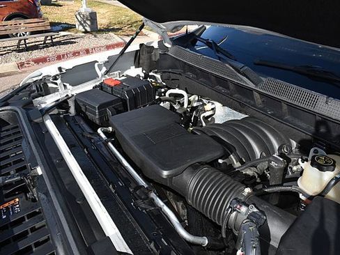 Used 2020 Chevrolet Silverado 1500 High Country w/ Technology Package image 11