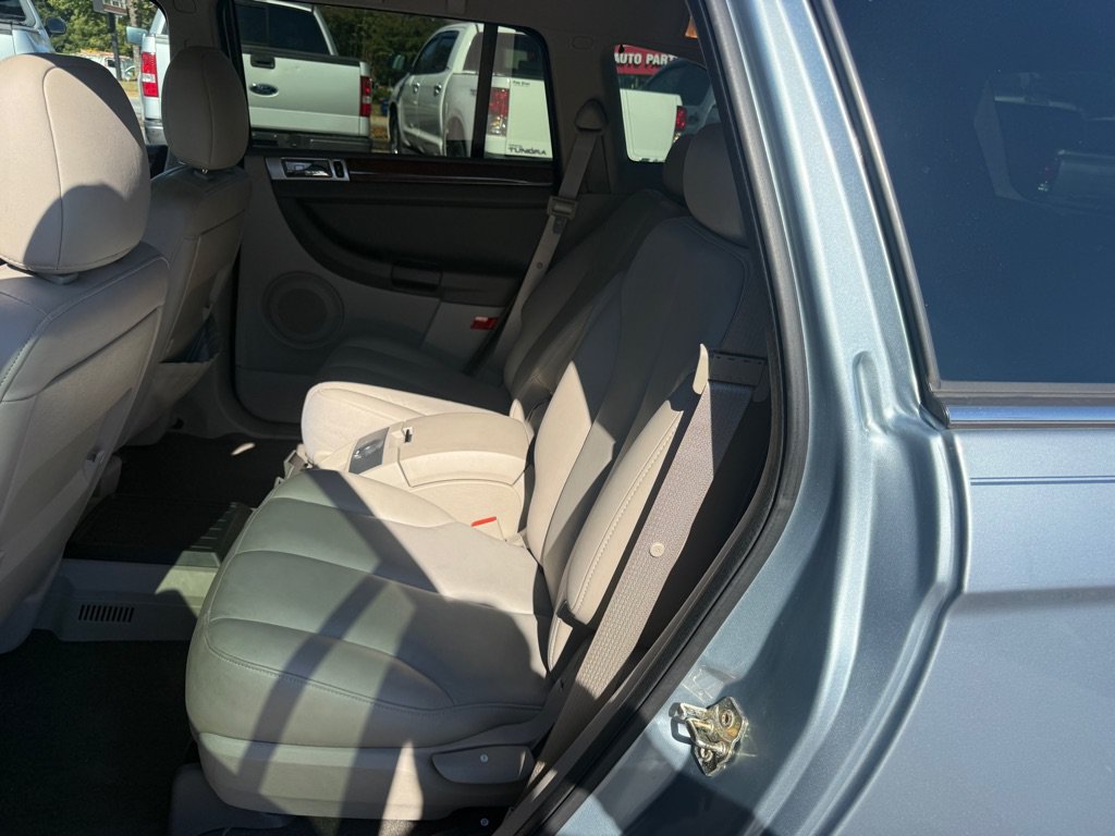 Used 2005 Chrysler Pacifica Touring FWD image 12