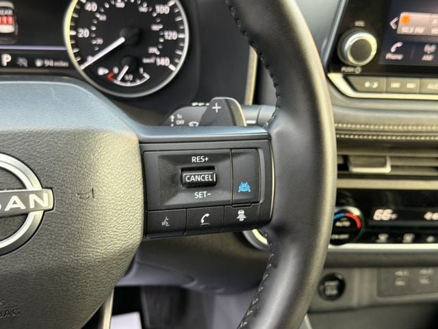 Used 2025 Nissan Rogue SV AWD/4WD image 26