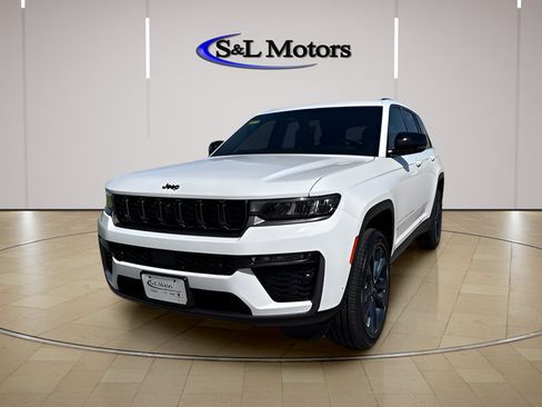 New 2026 Jeep Grand Cherokee Limited AWD/4WD image 3