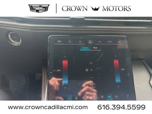 New 2026 Cadillac Escalade ESV Luxury w/ LPO, Radiant Package AWD/4WD image 19