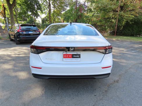 New 2025 Honda Accord SE image 5