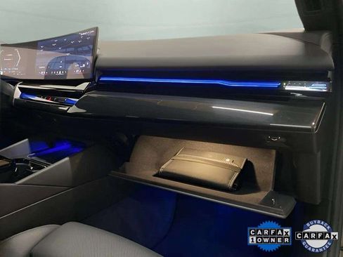 Used 2025 BMW 530i xDrive image 74