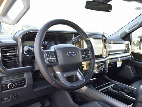 New 2026 Ford F250 Lariat w/ Lariat Premium Package image 17