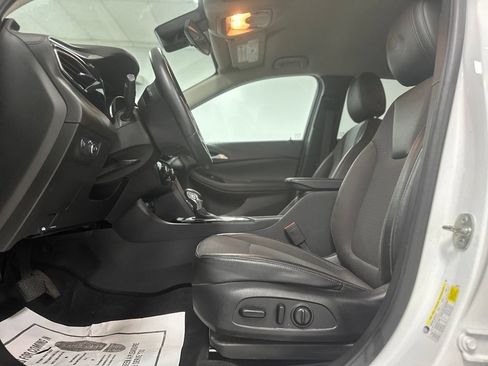 Used 2020 Buick Encore GX Select FWD image 17