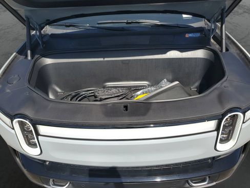 Used 2024 Rivian R1T Adventure AWD/4WD image 9