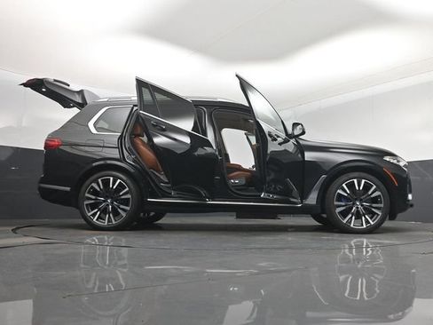 Used 2022 BMW X7 xDrive40i w/ Executive Package AWD/4WD image 7