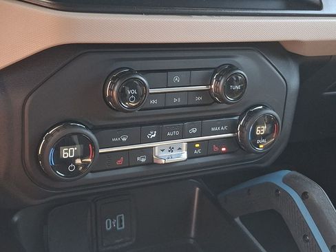 Used 2023 Ford Bronco Wildtrak AWD/4WD image 16