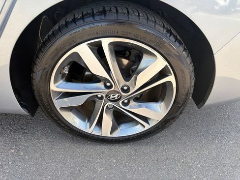 Used 2014 Hyundai Elantra Limited w/ Option Group 03 FWD image 34