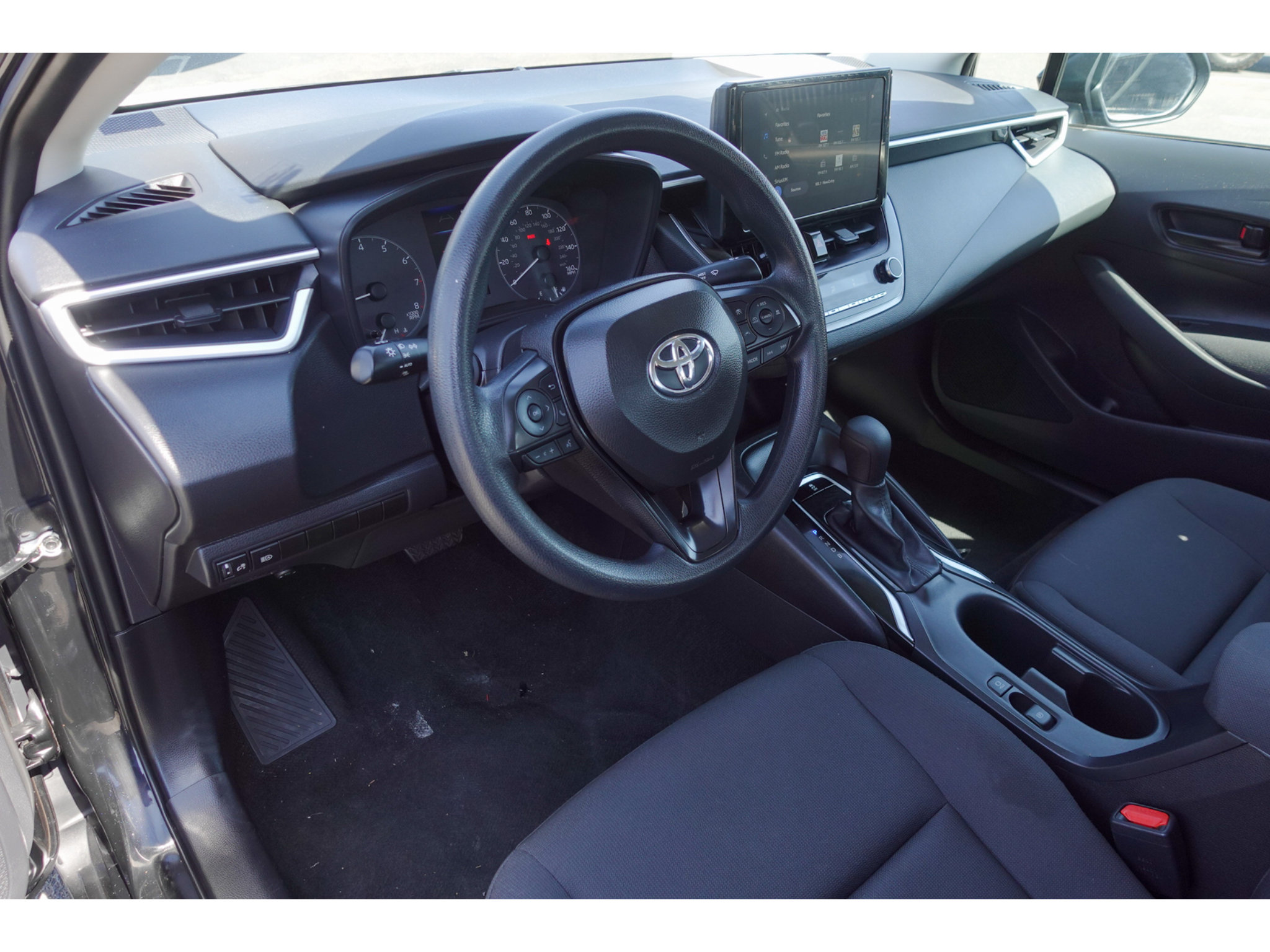 Certified 2025 Toyota Corolla LE FWD image 9