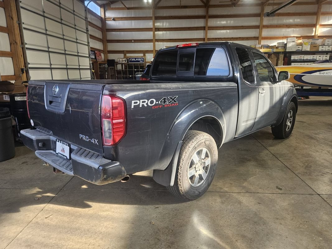 Used 2011 Nissan Frontier PRO-4X AWD/4WD image 8