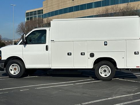 New 2025 Chevrolet Express 3500 w/ Power Convenience Package image 7
