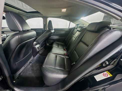 Used 2013 Lexus ES 350 w/ Luxury Pkg FWD image 28