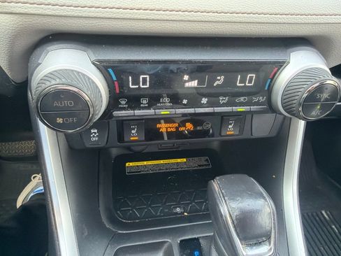 Used 2019 Toyota RAV4 XLE Premium w/ Advanced Technology Package FWD image 13
