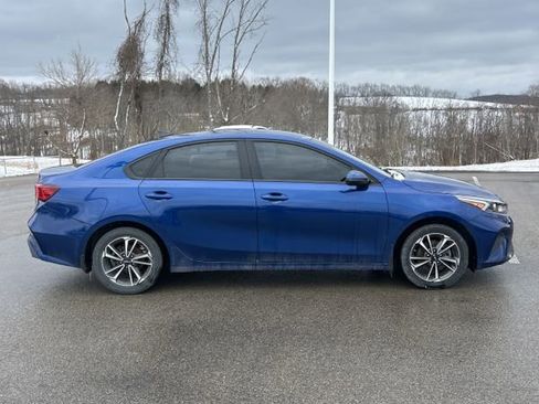 Used 2024 Kia Forte LXS w/ LXS Technology Package image 3