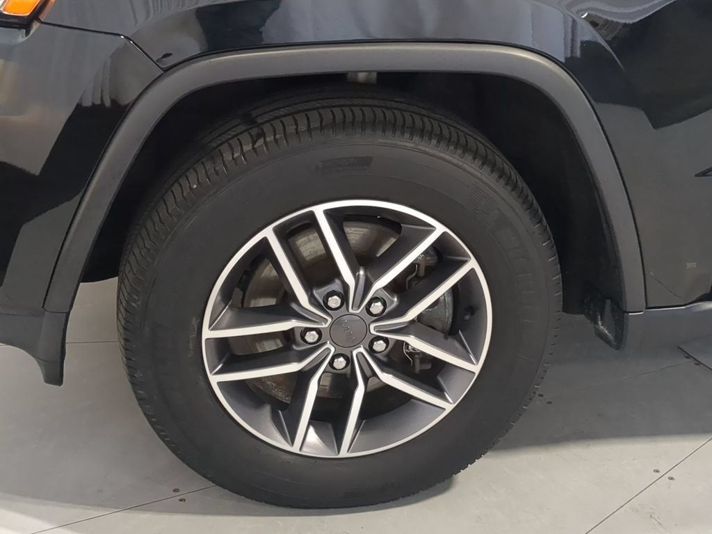 Used 2021 Jeep Grand Cherokee Limited AWD/4WD image 17