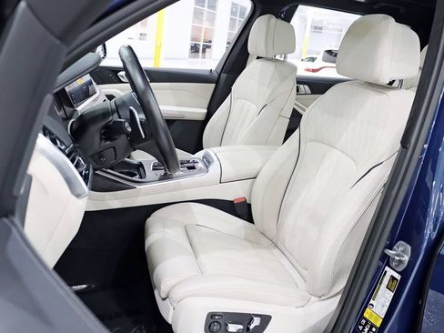 Used 2022 BMW X7 M50i AWD/4WD image 31