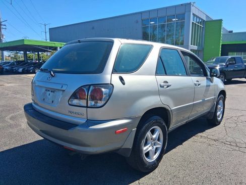 Used 2002 Lexus RX 300 4WD w/ Premium Pkg Plus image 6